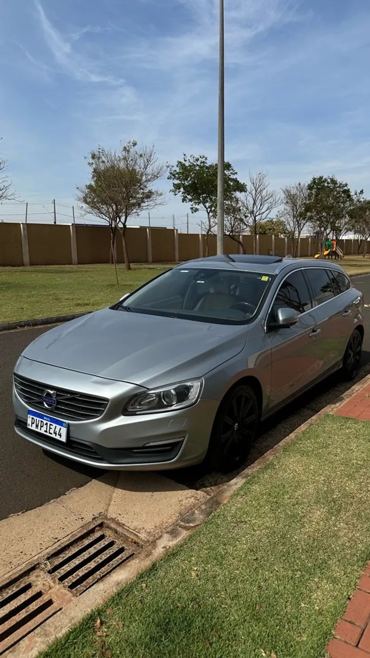 Volvo V60 V60 T-5 MOMENTUM 2.0 5p 2015