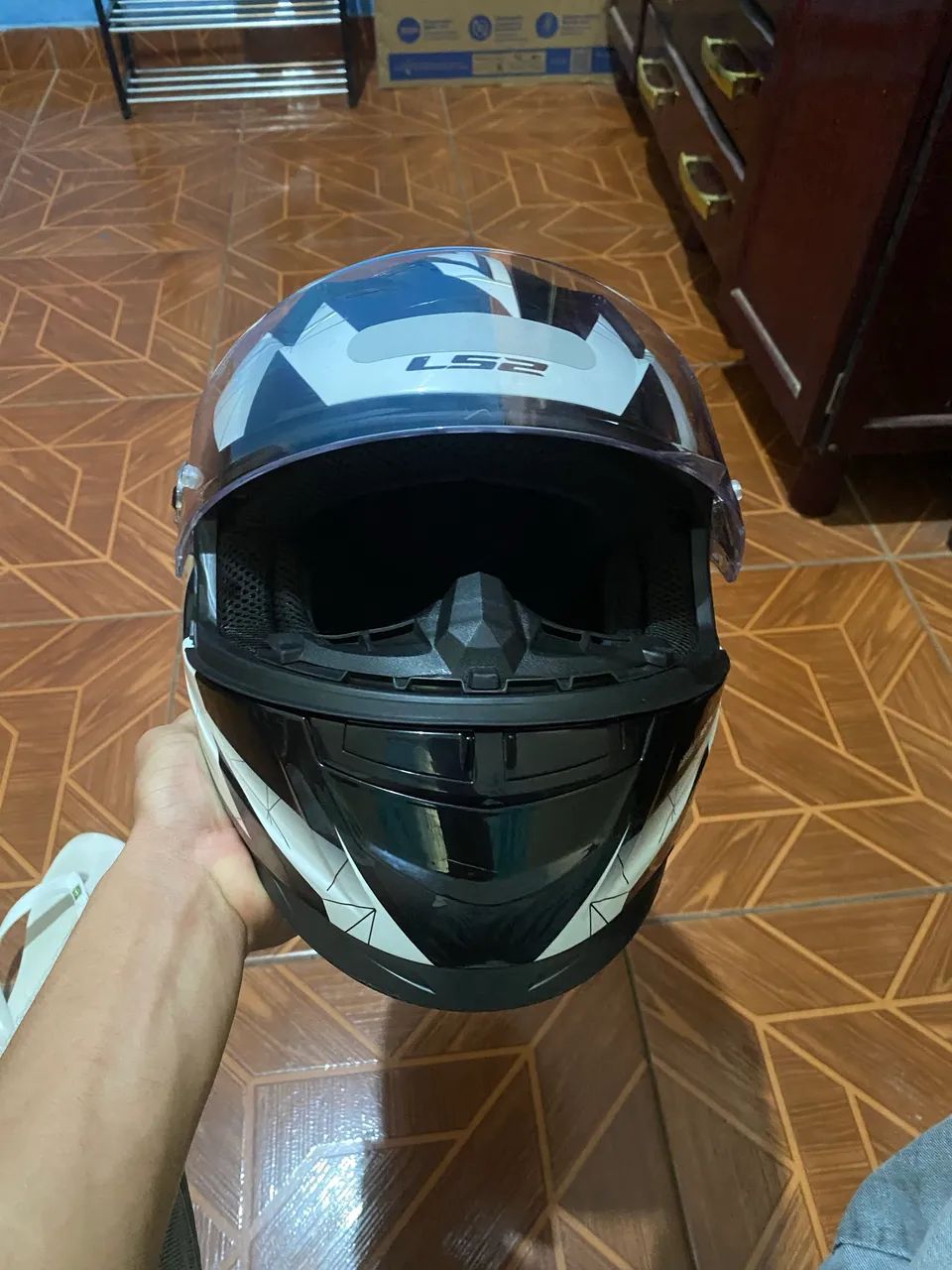 VENDO LS2 DRAZE PRETO E BRANCO - Foto 5