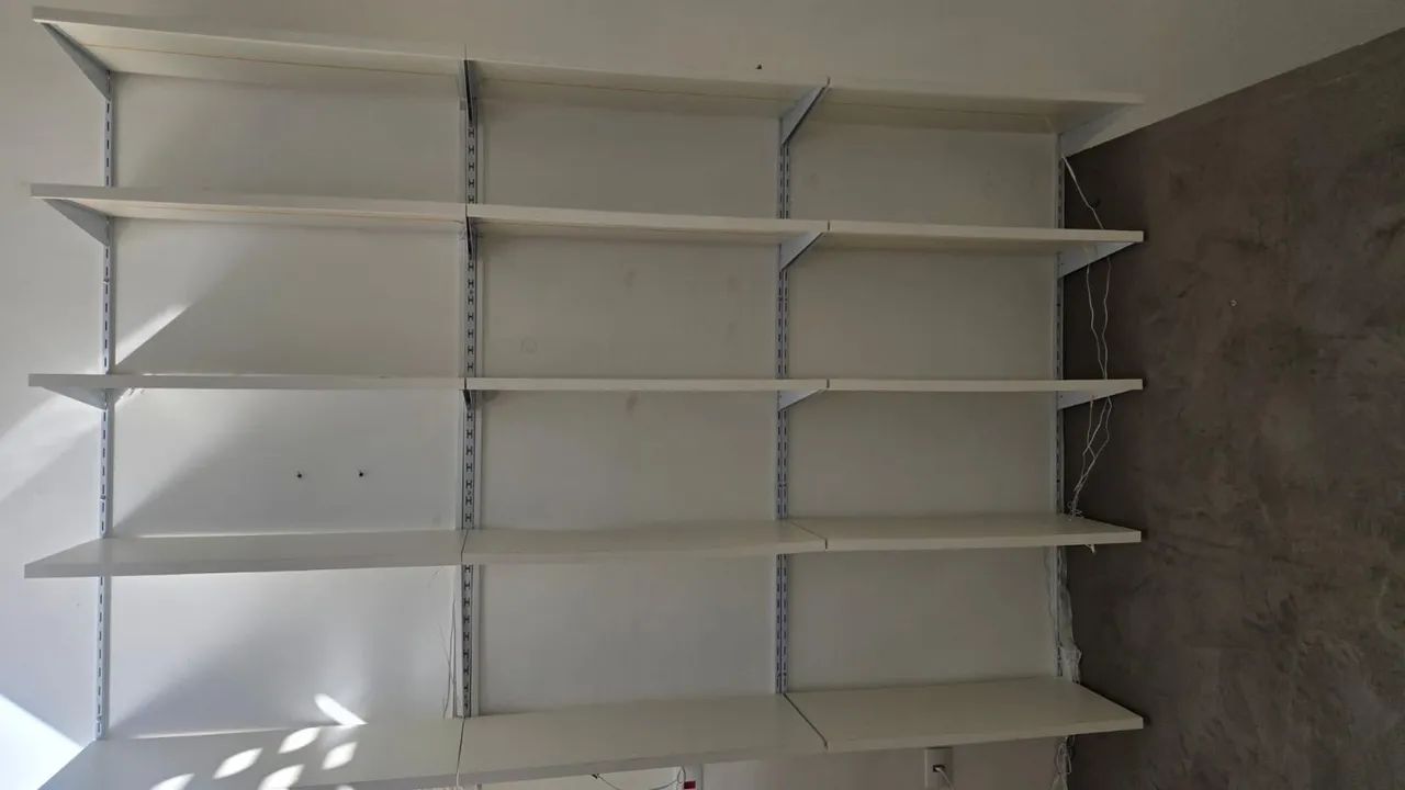 > Prateleira Modular de Aço e MDF / Expositor Comercial Usado (Ótimo Estado) - Foto 4