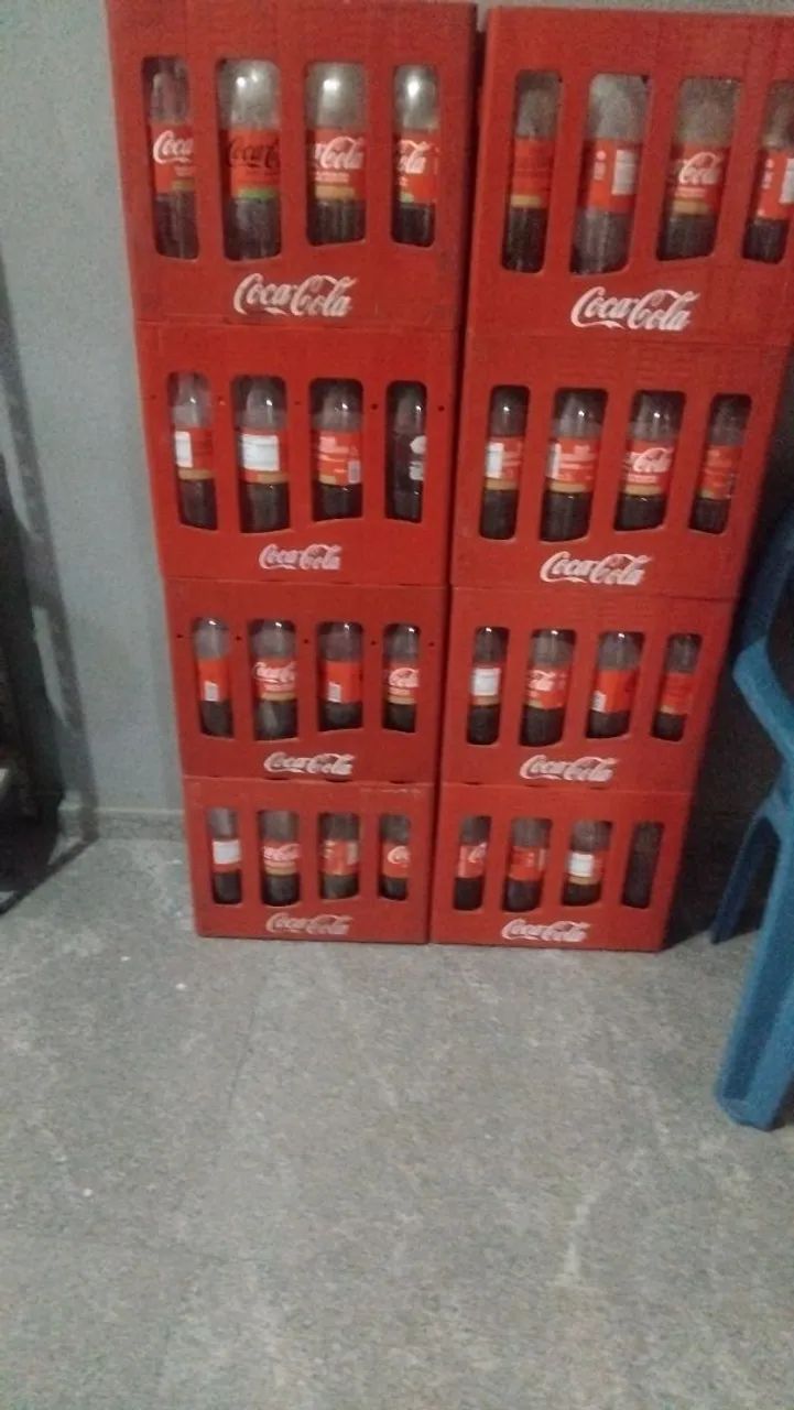 Caixa de coca  retornável completa 50 cada vendo 9 completa 
