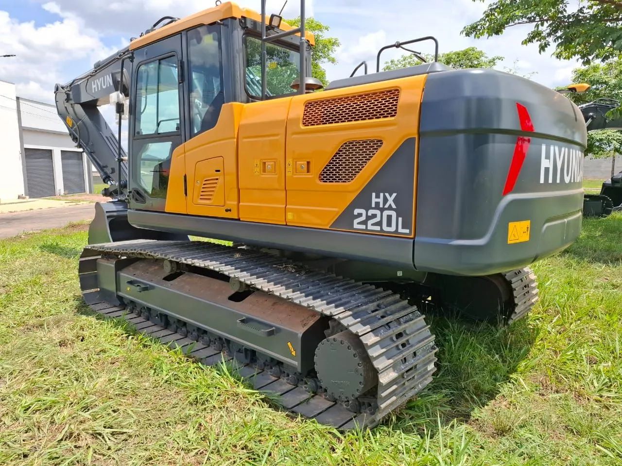 Hyundai Hx220L (Zero)