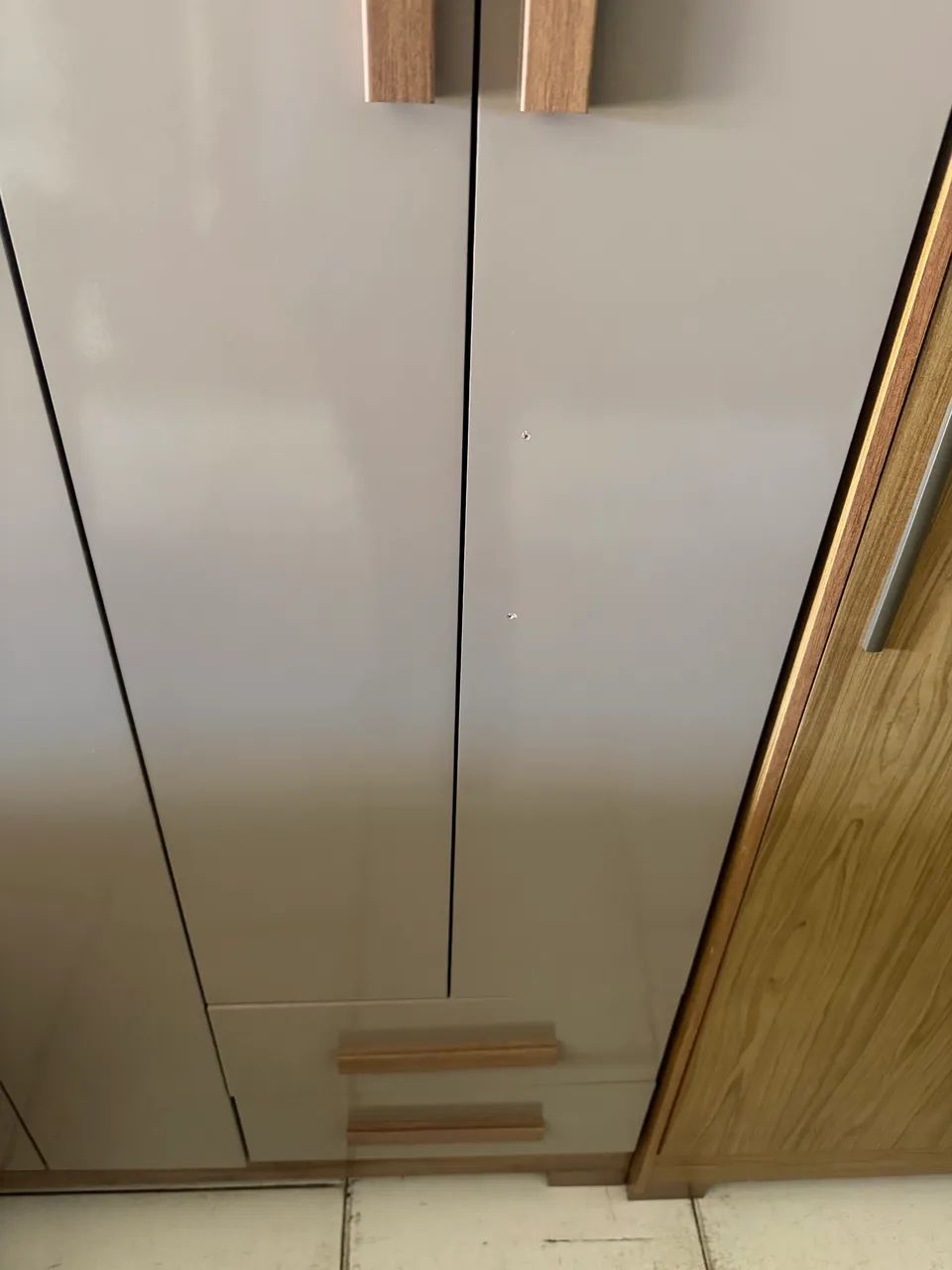 Guarda roupa 4 portas com pés combino entrega e parcelo  - Foto 3