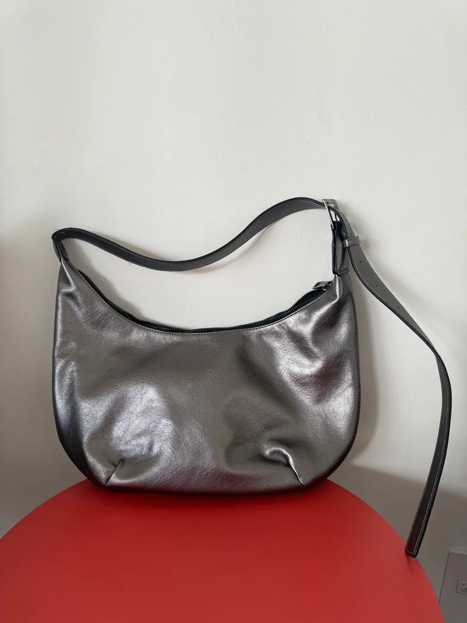 Bolsa metalizada Stradivarius 