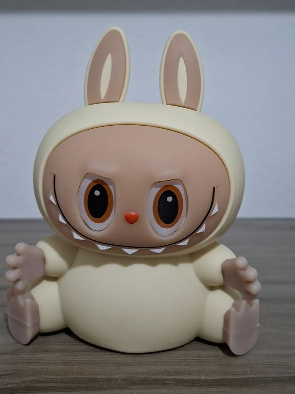 Luminária/abajur Labubu muda de cor