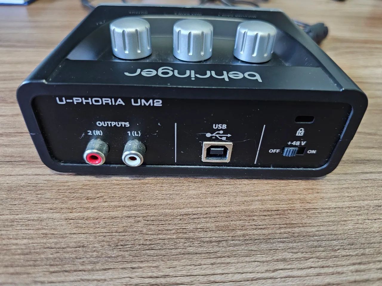 Interface de Audio Behringer Uphoria um2