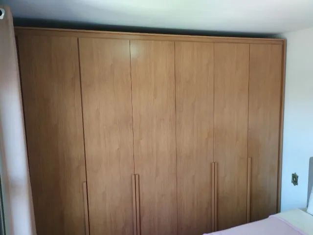 Guarda-roupa 6 portas em ótimo estado