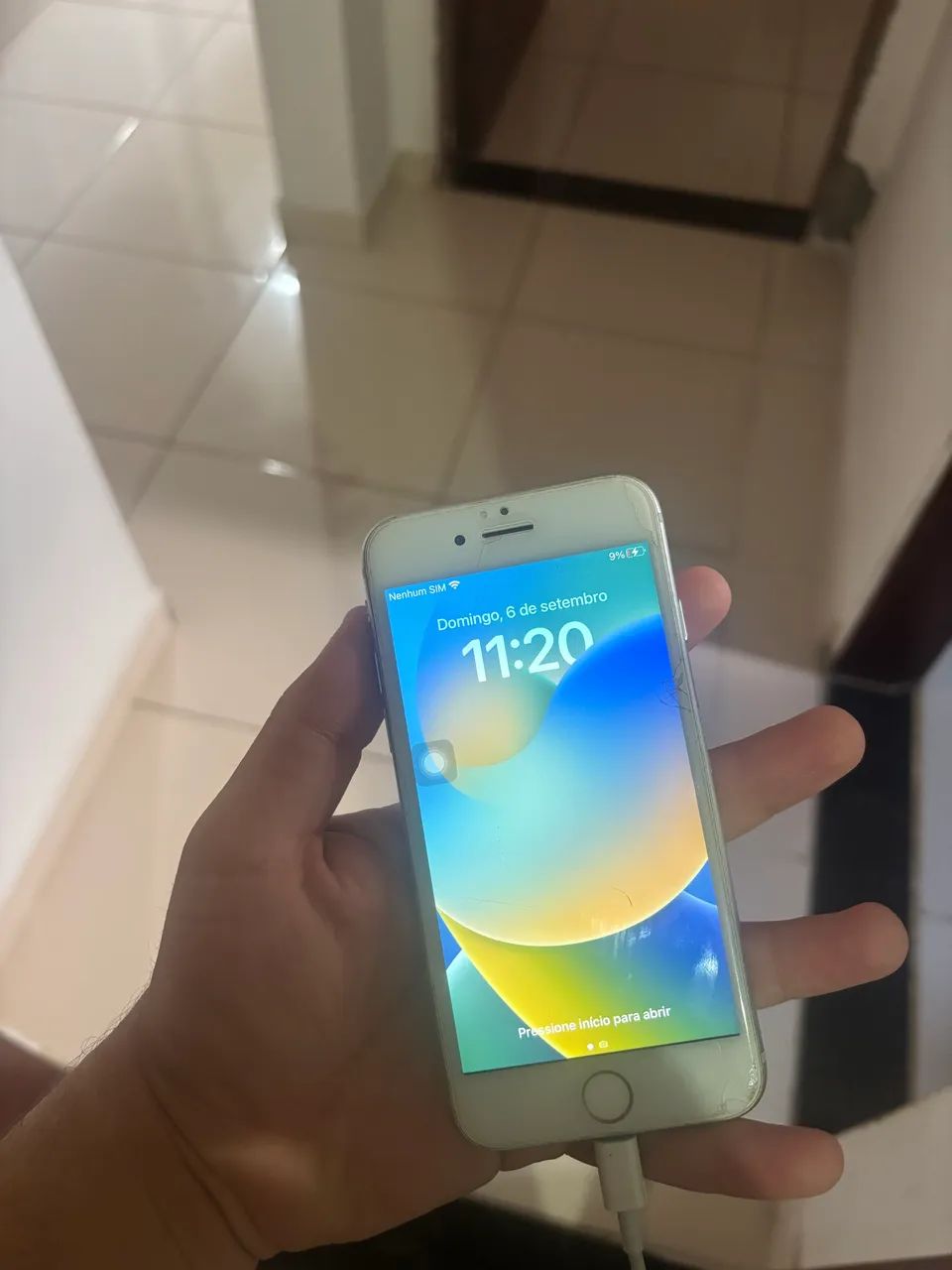 IPHONE 8 64GB - TRASEIRA TRINCADA E BATERIA TROCADA