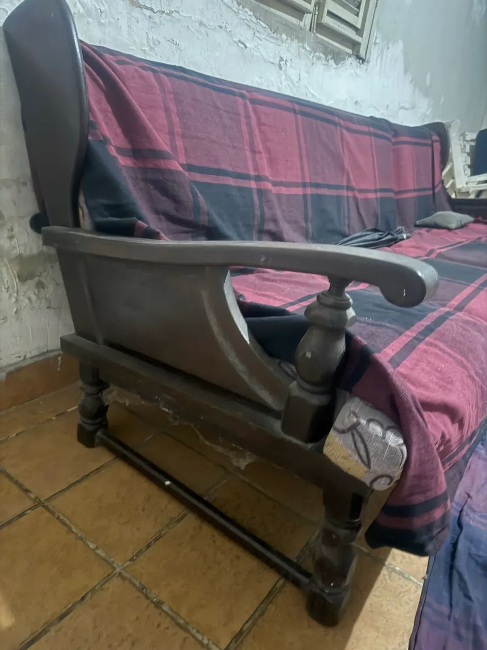 Vendo conjunto de sofá antigo madeira maciça! - Foto 5