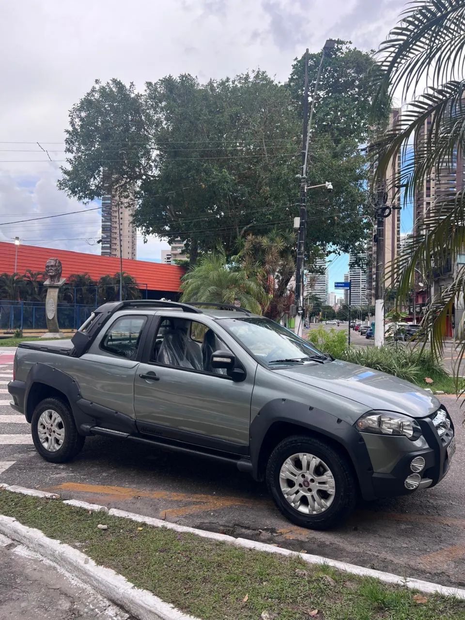 Fiat Strada Adventure1.8/ 1.8 Locker Flex CD 2012 - Foto 4