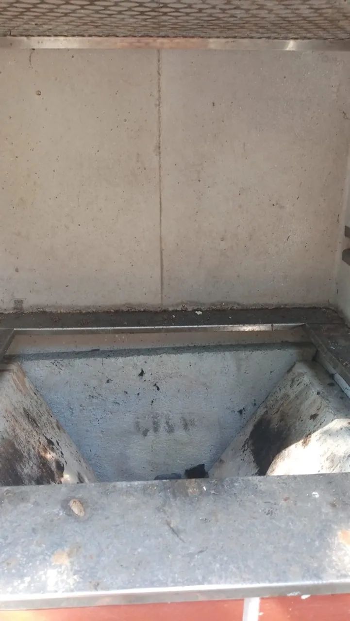 Vendo churrasqueira pré moldada 