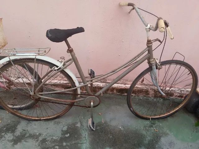 Bicicleta antiga para reforma 