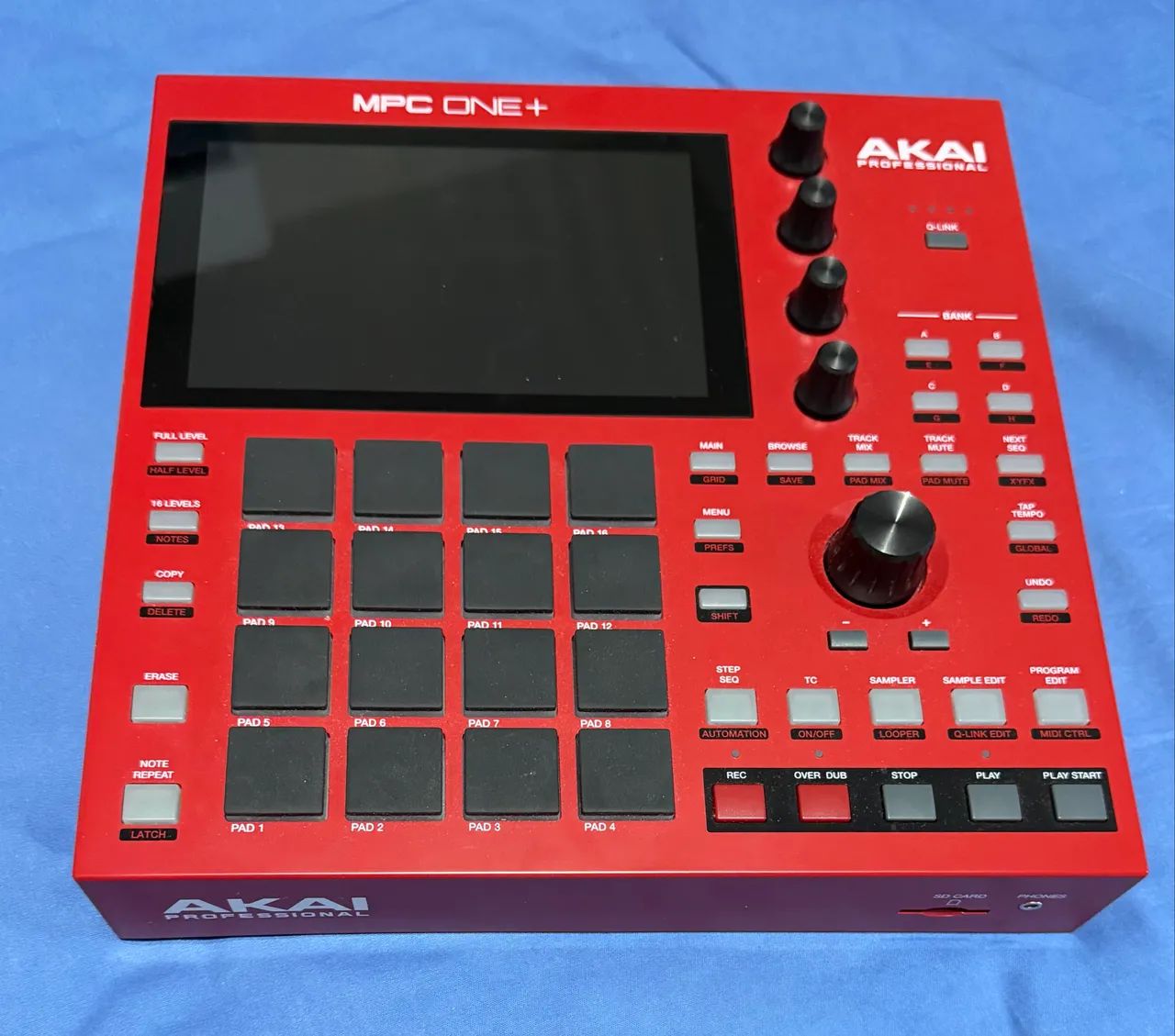 AKAI Mpc One +