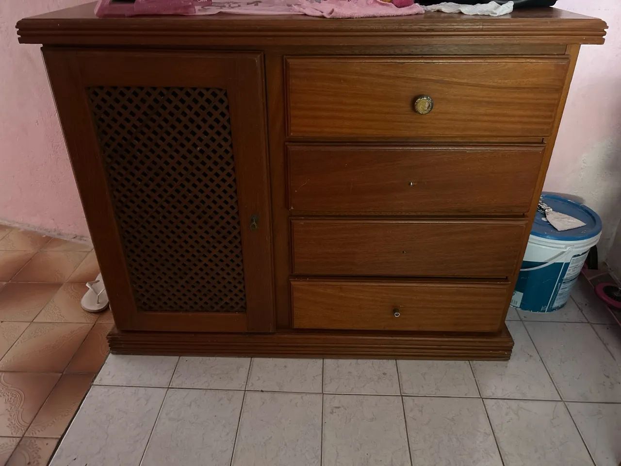 Cômoda de madeira