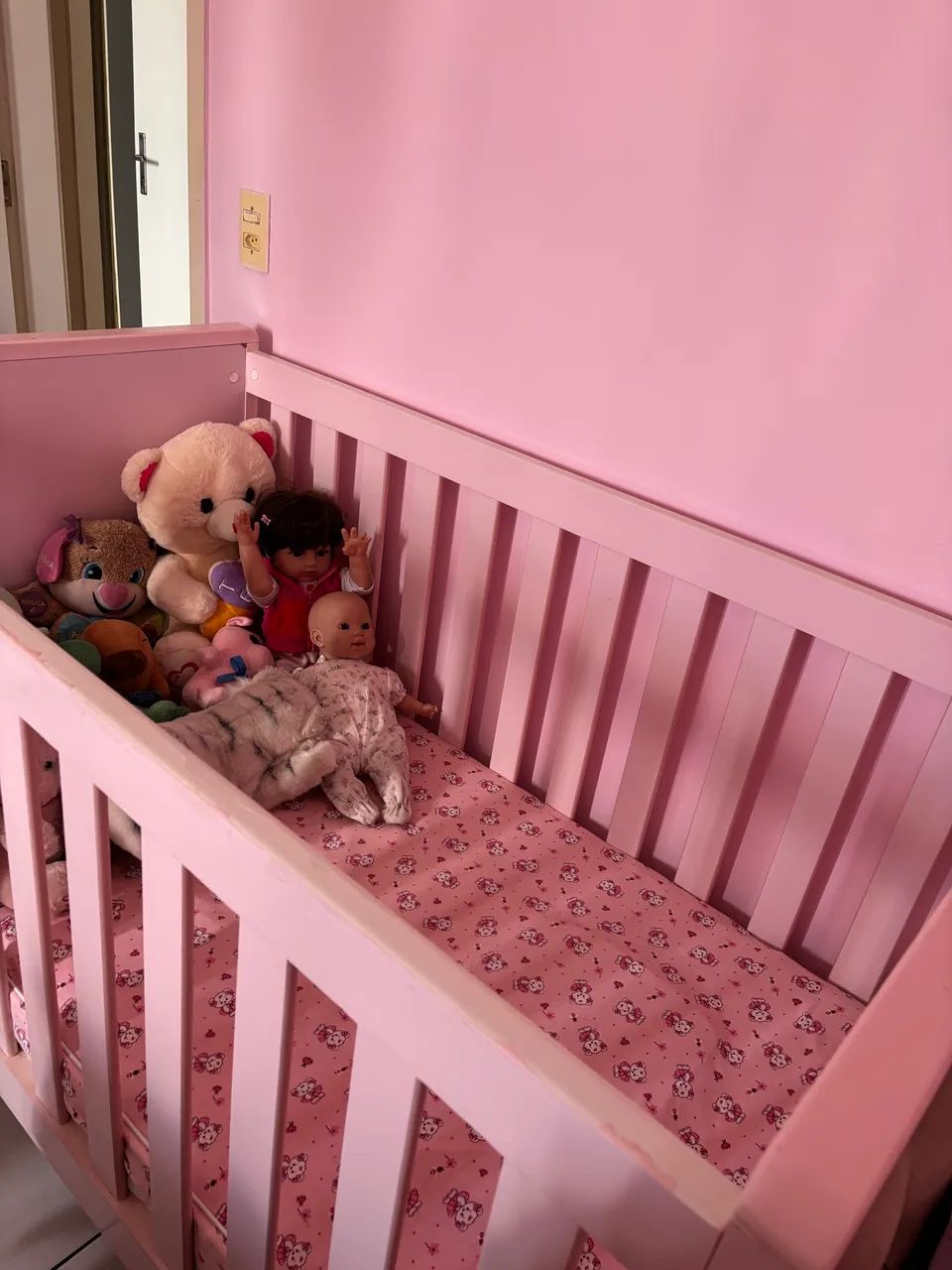 Berço Americano com Capitonê Retrô Rosa + Colchão  - Foto 2