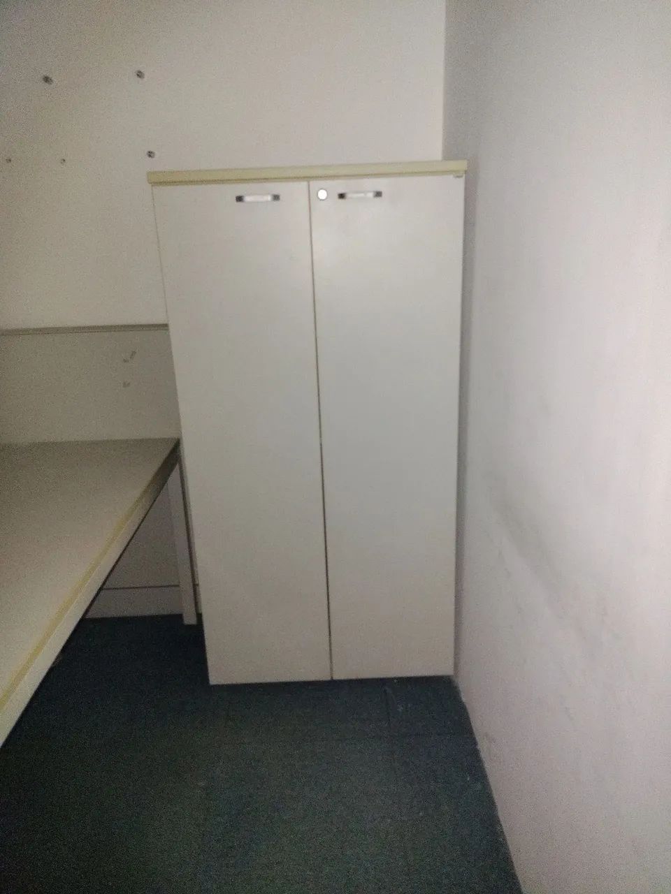 Estante Armário, aço ou MDF, para escritório, diversos, bom estado.