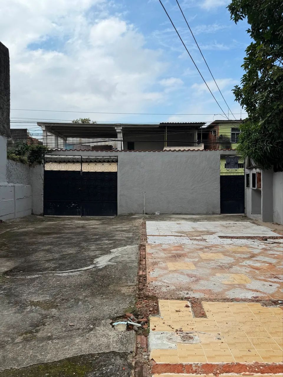 Vendo Ótima Casa em Bangu com Documentação  - Foto 2