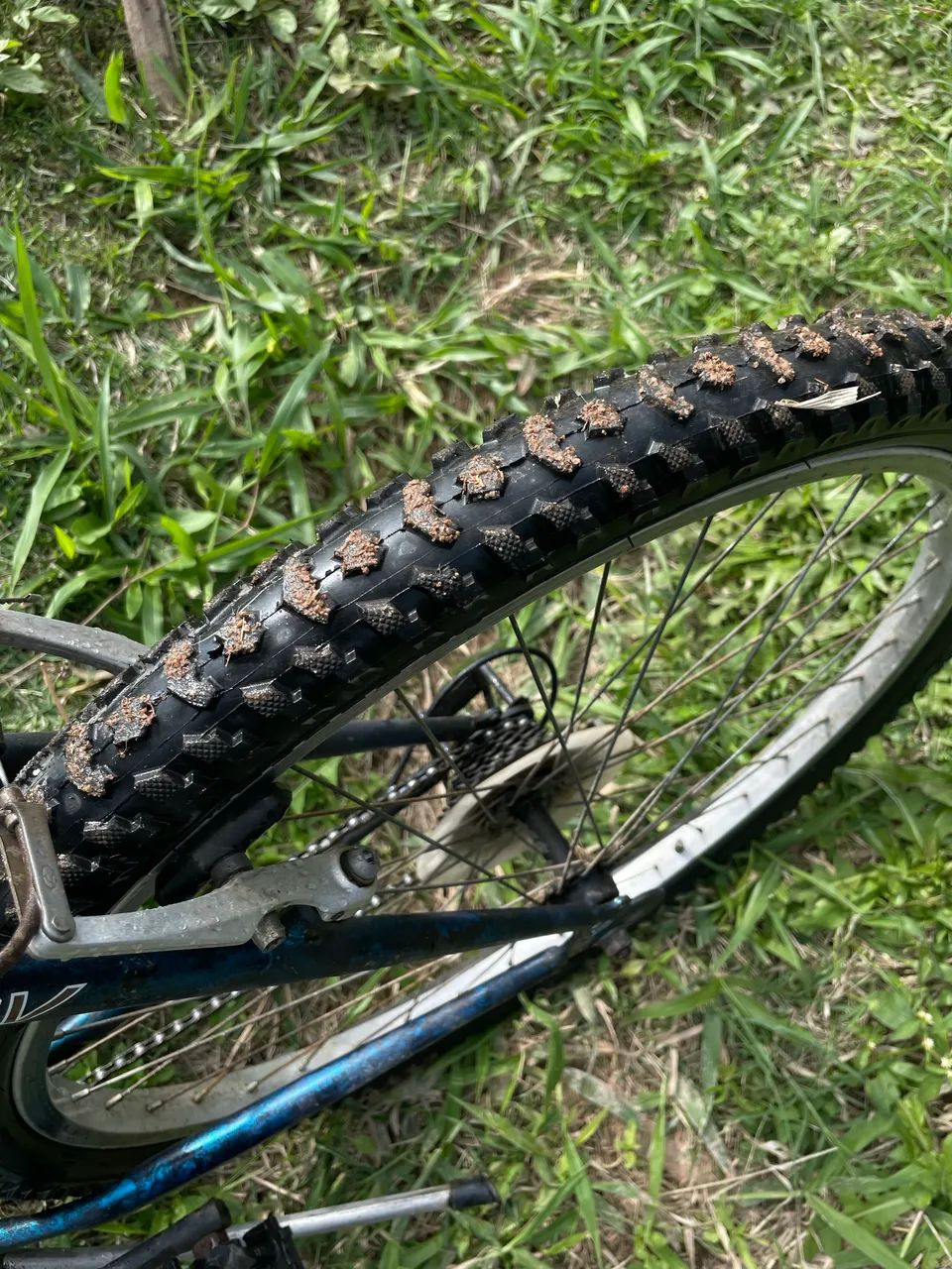 BICICLETA ARO 26 bom estado - Foto 5
