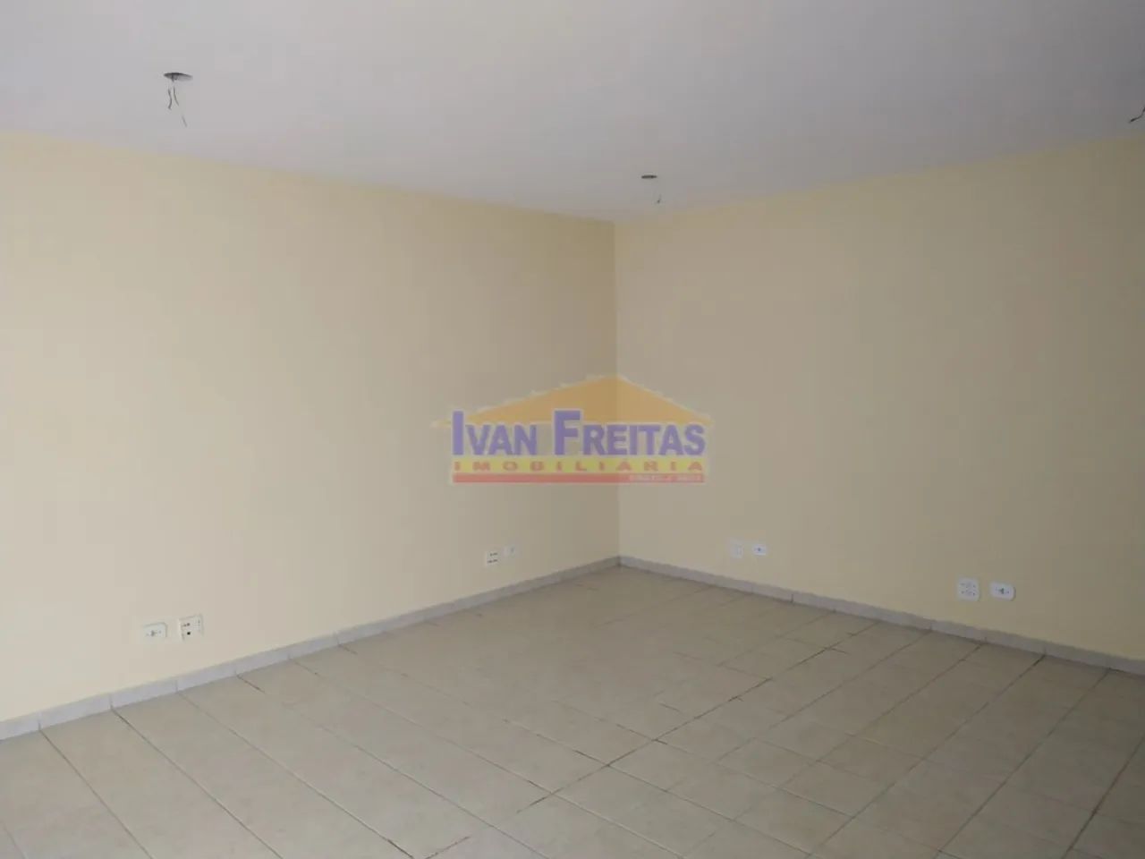 EXCELENTE CONJUNTO COMERCIAL NO PORTÃO - Foto 4