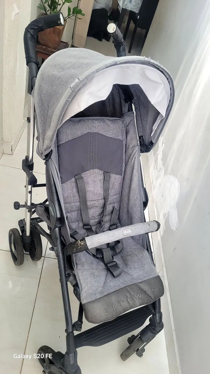 Carrinho de passeio Chico lite way - Foto 4