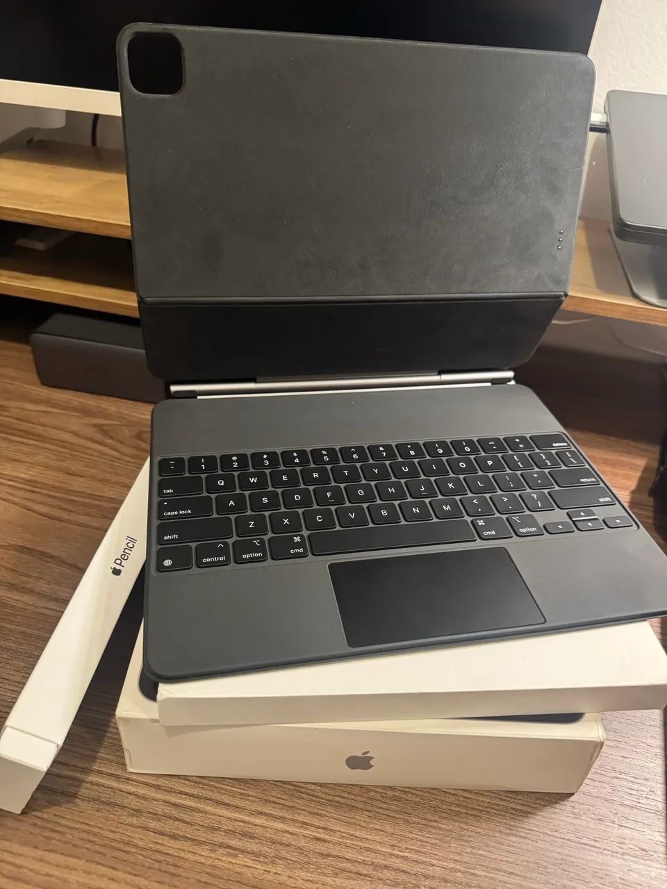 iPad Pro M2 256gb 12.9? + Apple Pencil 2 + Magic Keyboard preto + case + Smart Folio - Foto 6
