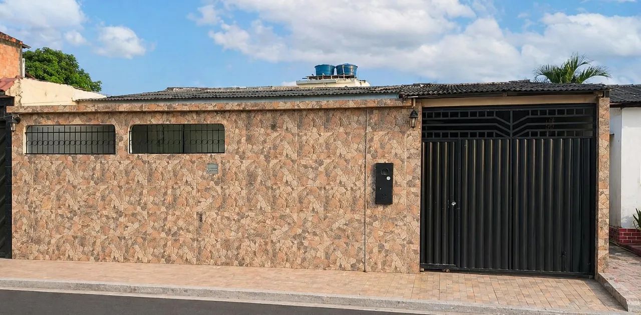 Casa reformada a Venda! Cidade Nova
