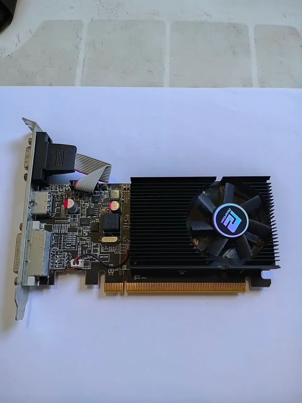 Placa de video AMD DDR3 2GB