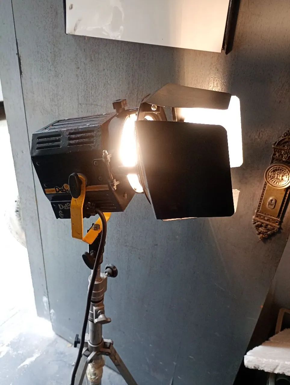 Vendo kit com 4 refletor Fresnel 650w 