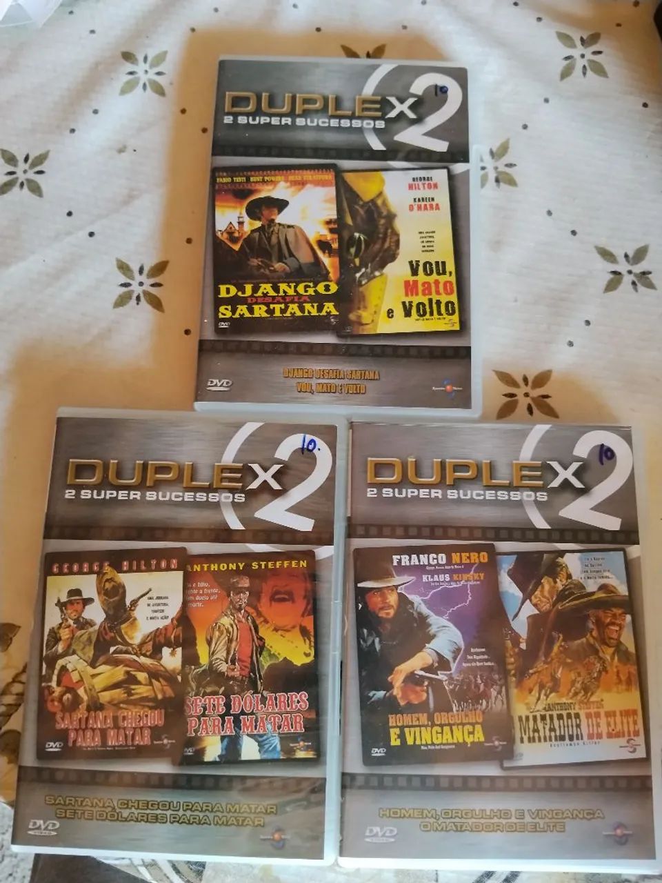 DVDs faroeste diversos cada R$ 20,00
