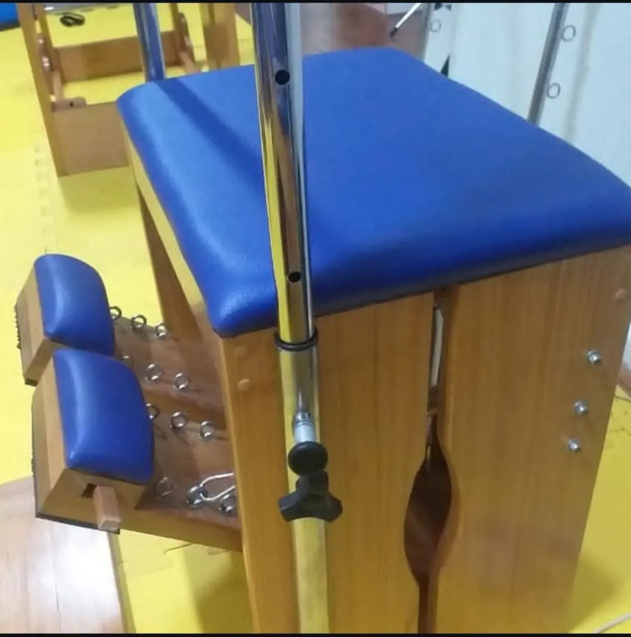 step Chaer pilate 
