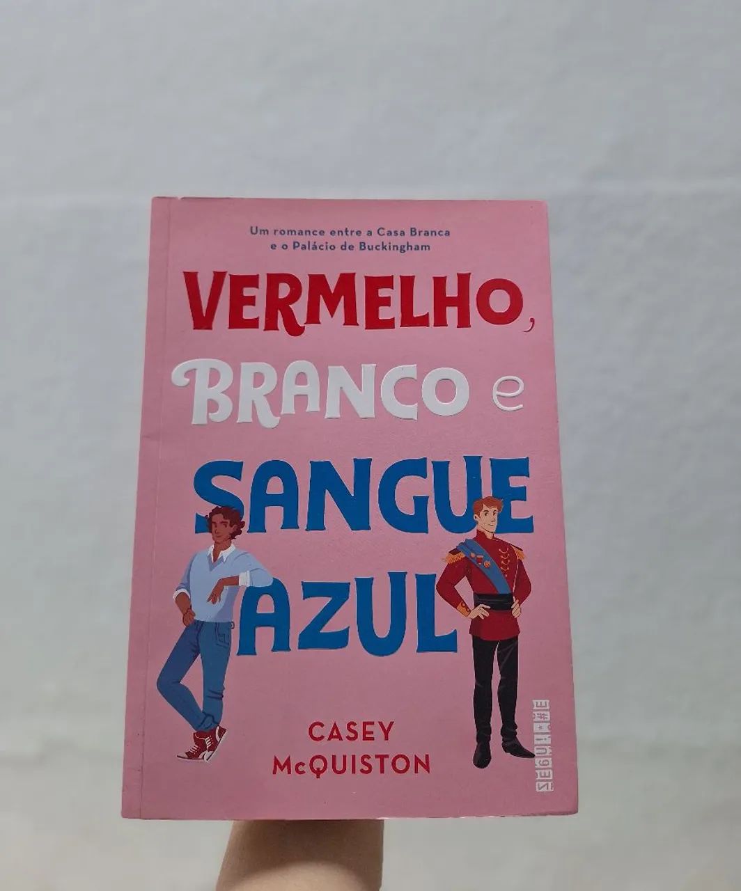 Vermelho, Branco e Sangue Azul - Casey McQuiston | Livro em ótimo estado 