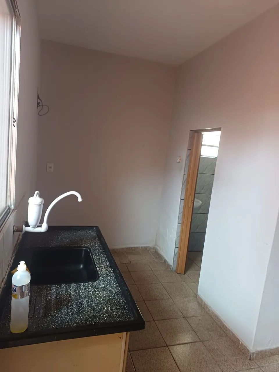 Aluga-se casa com três cômodos. - Foto 3