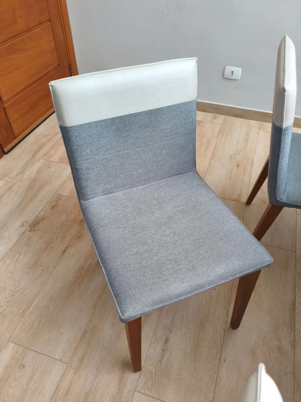 Mesa de Jantar retangular com 8 cadeiras, branco laca e vidro off white  - Foto 4