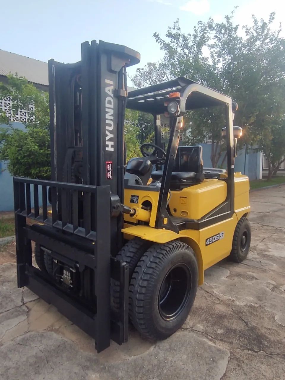 Empilhadeira Hyundai 4,5T * Diesel com 8 mil horas * 2010 - Foto 5