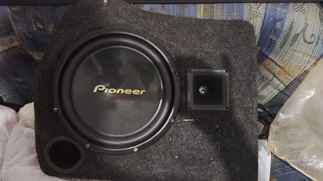 Caixa de subwoofer Pioneer alto falante de 12 polegadas cara preta  tsw 310  conservado? - Foto 3