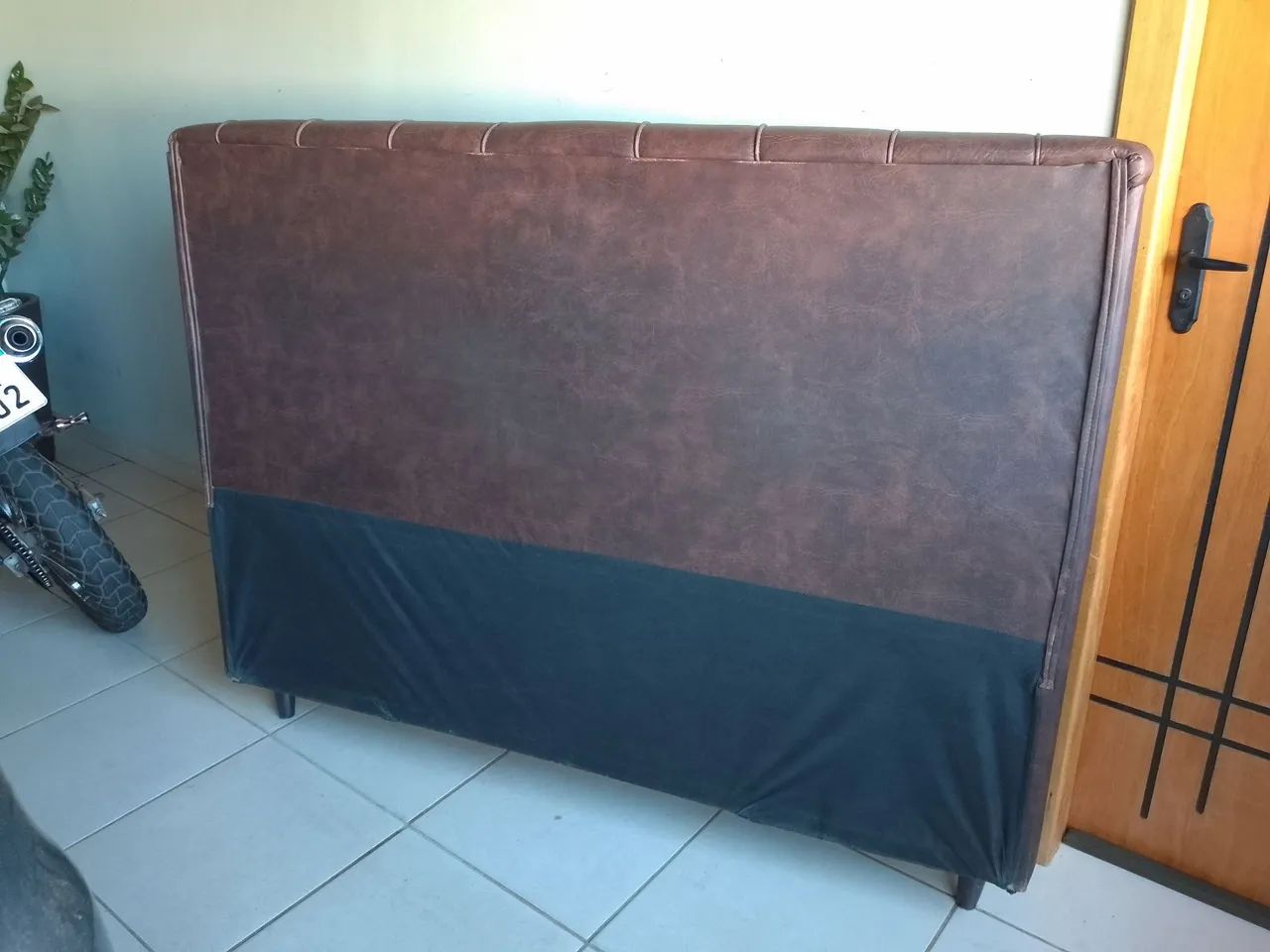 Vende-se cabeceira de cama Queen - Foto 2