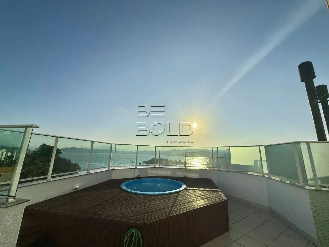 Cobertura com vista mar permanente e 3 dormitórios no Abraão