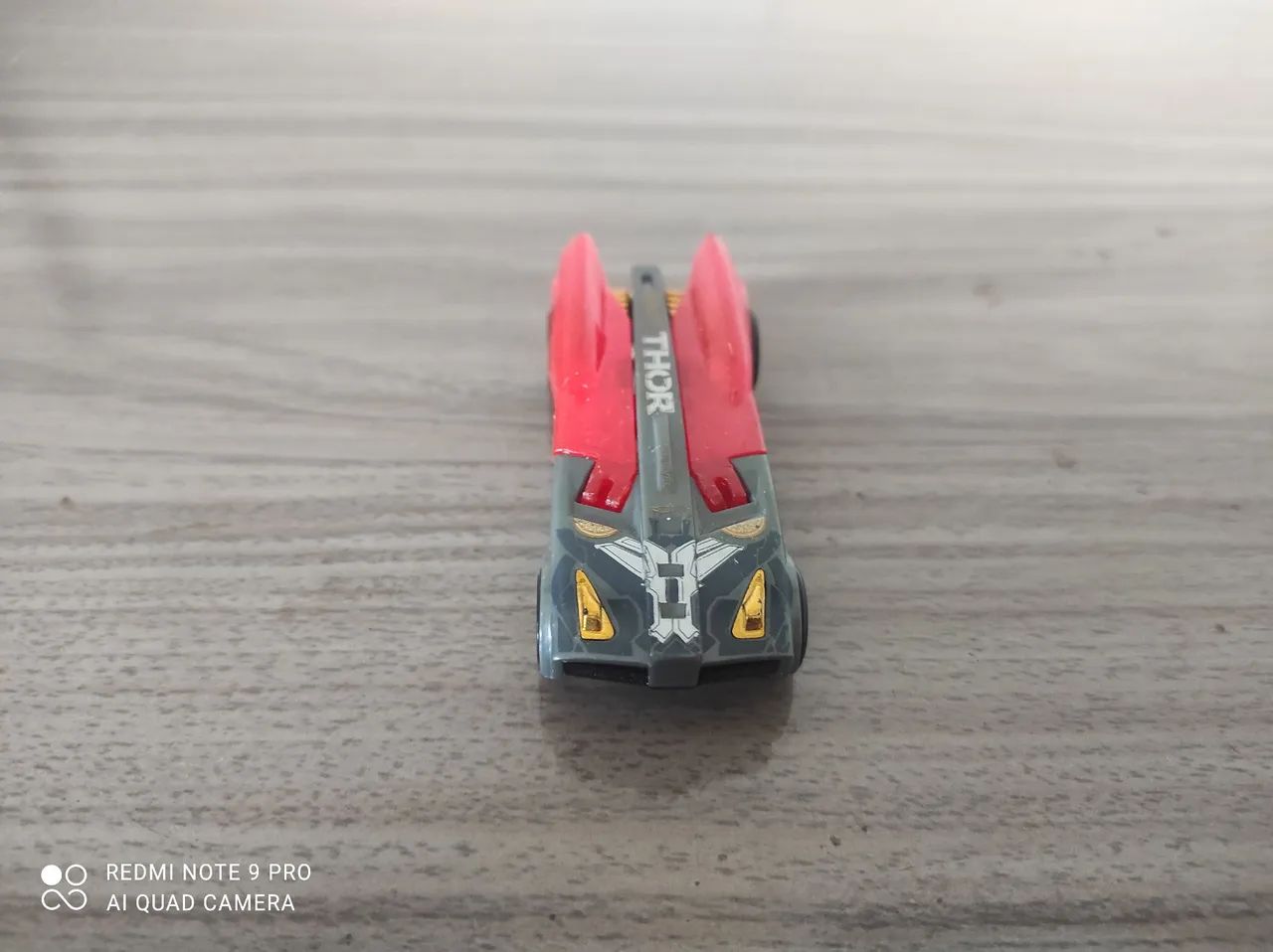 Hot Wheels Buzz Bom 2015 Vingadores Era de Ultron Thor
