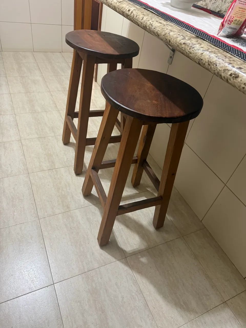 2 Banquetas de madeira peroba rosa  - Foto 2
