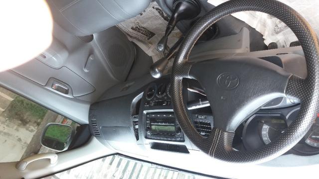 Vendo uma caminhonete da Toyota Hilux - Foto 2