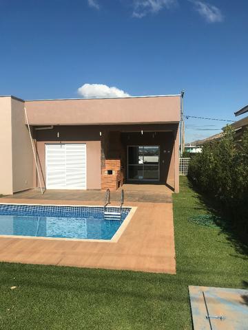 Aluguel de casa com piscina, condomínio fechado, área de lazer, lago e casa nunca habitada - Foto 3