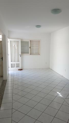Vendo Sobrado nos Ingleses, 600m da praia - Foto 6