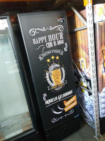Cervejeira porta solida adesivada 449 litros ( 7 caixas )