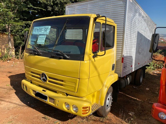 CAMINHÃO MERCEDES BENZ 712 ANO 2000