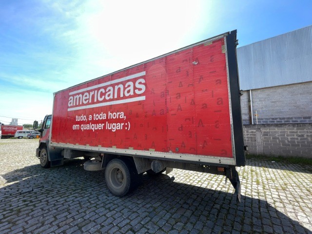 Caminhão Ford Cargo 1217 - Carroceria Fechada