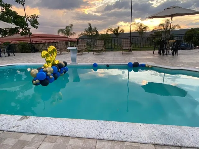 Alugo Chácara P/ dia ou Fim de Semana- Piscinas+Salão de festas+Casa (Monte o seu pacote)