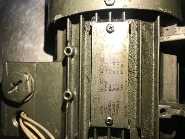 Motor elétrico SIEMENS - Trifásico 037/5 CV - RPM 1100 Eixo 14 - Foto 5