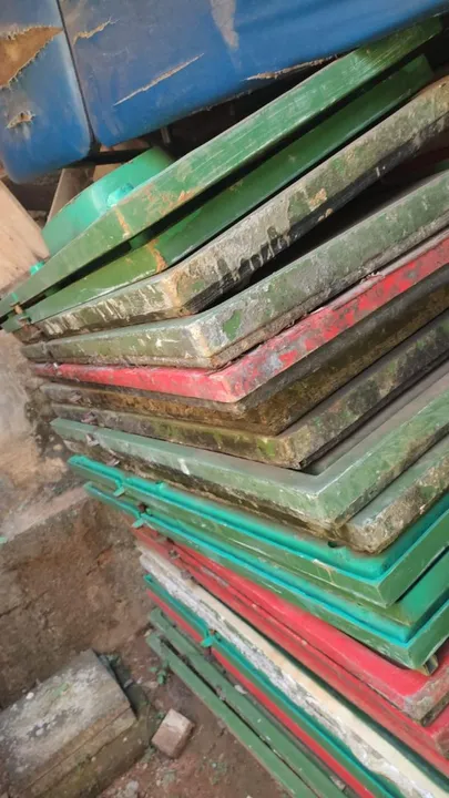 MOLDES PARA PIAS DE RESINA