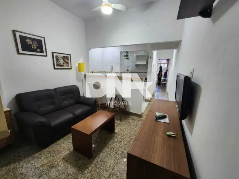 Apartamento - / Residencial / Copacabana