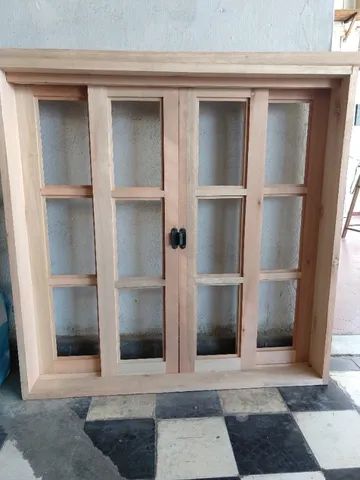 Janela de madeira 4 folhas 1x1m