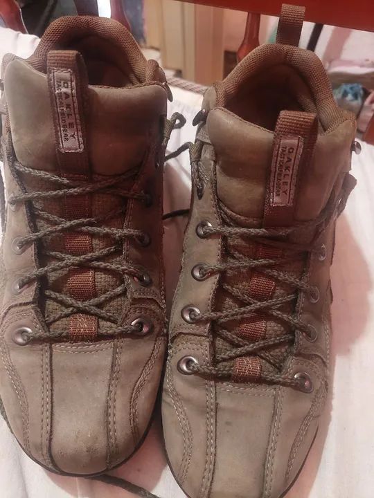 Bota Oakley Flack mid 2 45 raridade  - Foto 3